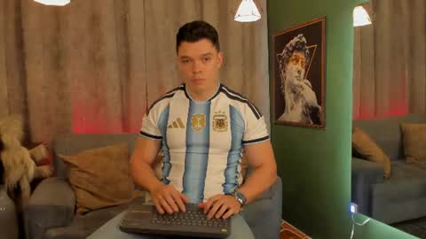 Snapshot of jakee_tyler chatting on 07-11-26, 06:10 Jake Tyler online show from 07-11-26, 06:10