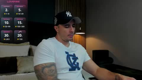 jakestone_1 online show from 11-11-25, 01:27