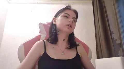 Snapshot of jamawoosley chatting on 05-26-26, 04:14 Mila online show from 05-26-26, 04:14