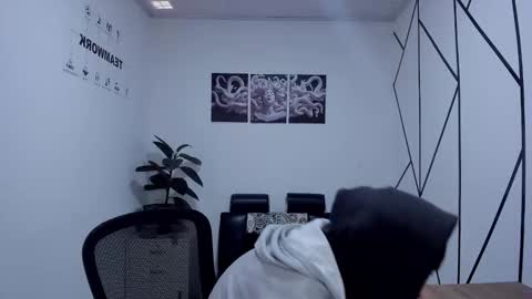 james_adamss_ online show from 12-04-25, 12:36