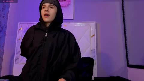 james_adamss_ online show from 03-03-26, 03:34