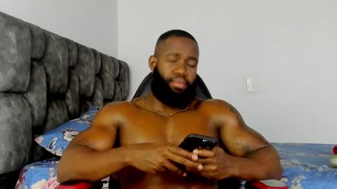 Snapshot of james_bbcmuscle chatting on 09-09-25, 03:06 James BBC online show from 09-09-25, 03:06