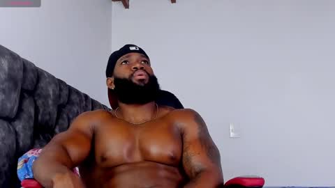 Snapshot of james_bbcmuscle chatting on 09-11-25, 07:14 James BBC online show from 09-11-25, 07:14