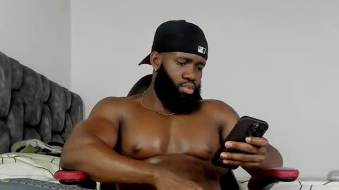 Snapshot of james_bbcmuscle chatting on 09-14-25, 07:24 James BBC online show from 09-14-25, 07:24