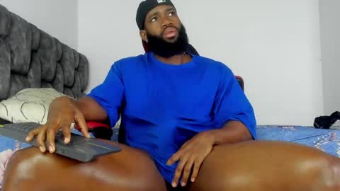 Snapshot of james_bbcmuscle chatting on 09-26-25, 01:04 James BBC online show from 09-26-25, 01:04