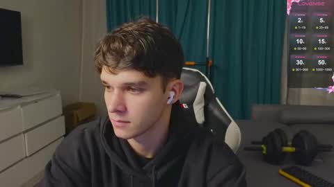 Snapshot of james_friends chatting on 10-28-25, 09:39 James online show from 10-28-25, 09:39