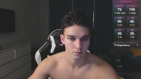 Snapshot of james_friends chatting on 12-02-25, 12:05 James online show from 12-02-25, 12:05