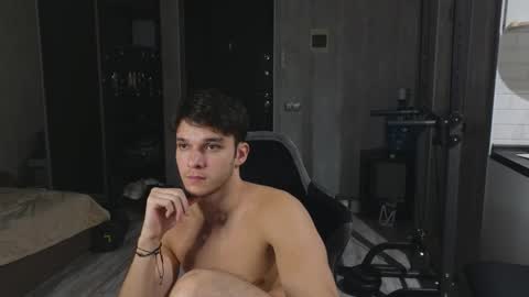 Snapshot of james_friends chatting on 03-08-26, 11:30 James online show from 03-08-26, 11:30