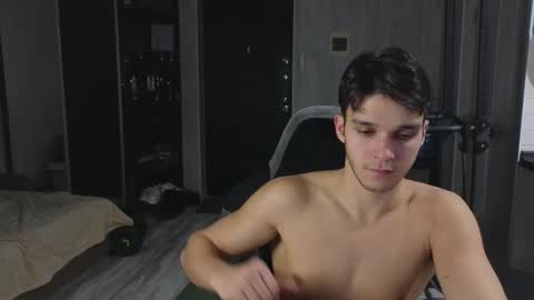 Snapshot of james_friends chatting on 03-10-26, 10:26 James online show from 03-10-26, 10:26