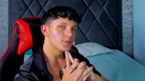 jamesgolden_ online show from 03-08-25, 05:43