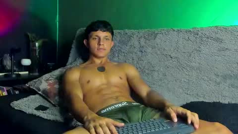 jamesgolden_ online show from 09-18-25, 01:40