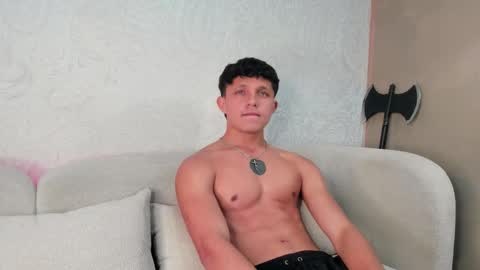 jamesgolden_ online show from 12-05-25, 02:53