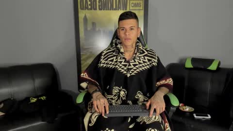 Snapshot of jamesinked_ chatting on 12-23-24, 01:18 Jamesinked  online show from 12-23-24, 01:18