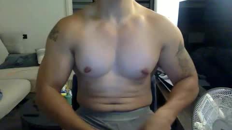 Snapshot of jamesmo820913 chatting on 10-19-25, 10:38 jamesmo820913 online show from 10-19-25, 10:38