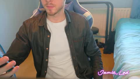 Snapshot of jamie_lad chatting on 03-08-25, 09:39 Jamie online show from 03-08-25, 09:39