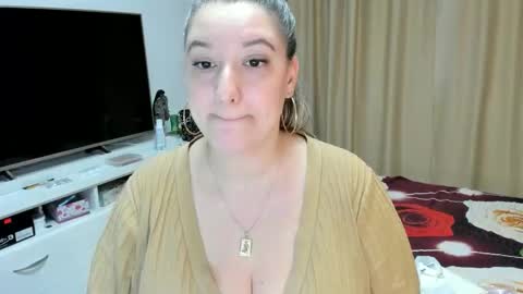 Snapshot of jamielane chatting on 02-24-26, 04:49 jamielanecb online show from 02-24-26, 04:49