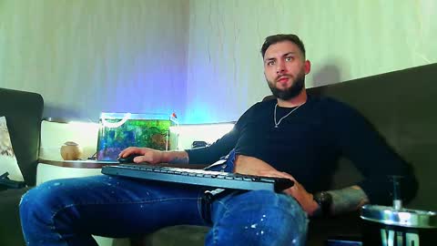 Robbie online show from 03-08-25, 04:01