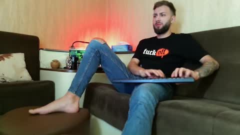 Robbie online show from 03-11-25, 05:38