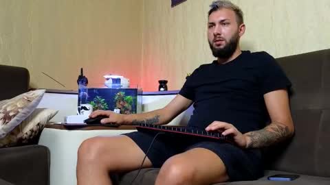 Robbie online show from 09-11-25, 06:57