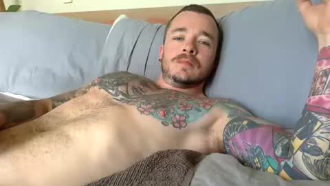 Snapshot of jaminpunch chatting on 12-16-24, 04:02 Jamincharles online show from 12-16-24, 04:02