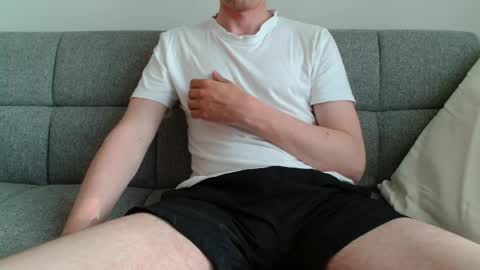 Snapshot of jan_the_man94 chatting on 05-30-26, 05:32 Jan online show from 05-30-26, 05:32
