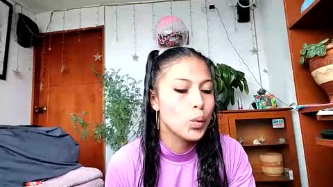 janariivera1 online show from 03-25-26, 04:13