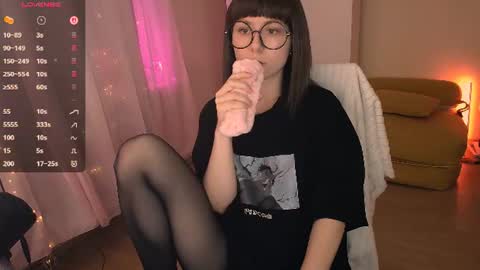 Snapshot of jane_kinn chatting on 06-20-26, 04:59 jane_kinn online show from 06-20-26, 04:59