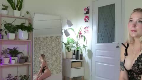 jane suckss online show from 11-10-25, 04:33