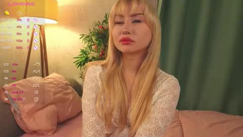 Snapshot of janecoxa chatting on 09-19-25, 04:51 Jennifer online show from 09-19-25, 04:51