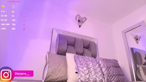 Snapshot of janediaz chatting on 11-07-25, 02:44 Jennifer online show from 11-07-25, 02:44