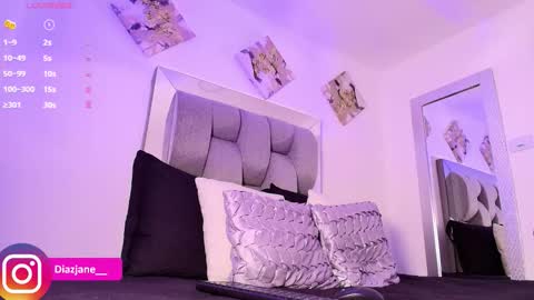 Snapshot of janediaz chatting on 11-25-25, 10:43 Jennifer online show from 11-25-25, 10:43