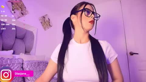 Snapshot of janediaz chatting on 12-03-25, 09:13 Jennifer online show from 12-03-25, 09:13