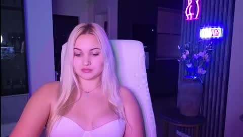 Snapshot of janemiss chatting on 10-25-25, 08:58 Jane online show from 10-25-25, 08:58