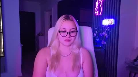 Snapshot of janemiss chatting on 11-05-25, 06:08 Jane online show from 11-05-25, 06:08