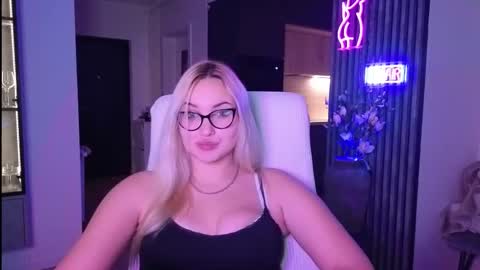 Snapshot of janemiss chatting on 11-11-25, 01:16 Jane online show from 11-11-25, 01:16