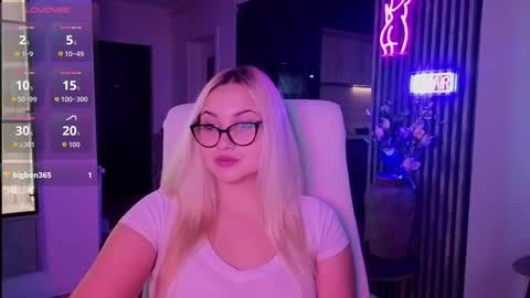 Snapshot of janemiss chatting on 11-25-25, 02:06 Jane online show from 11-25-25, 02:06