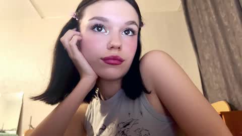 Snapshot of janethcensky chatting on 11-24-25, 02:17 Aleksia online show from 11-24-25, 02:17