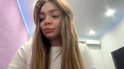 Mia online show from 05-26-26, 06:53