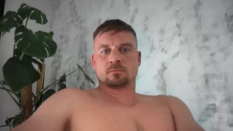 Snapshot of janettarobin chatting on 04-29-26, 06:28 RoJan online show from 04-29-26, 06:28