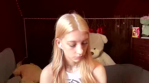 Elsa online show from 07-06-26, 08:11