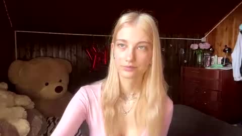 Elsa online show from 07-11-26, 07:33