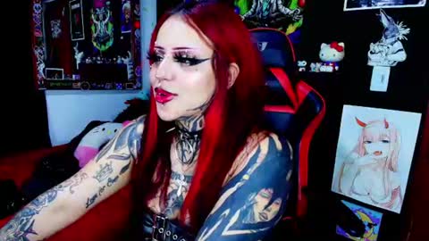 Snapshot of janna_ink chatting on 06-25-26, 05:12 online show from 06-25-26, 05:12