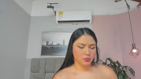 Snapshot of janna_lopezz chatting on 11-07-25, 11:10 Janna online show from 11-07-25, 11:10