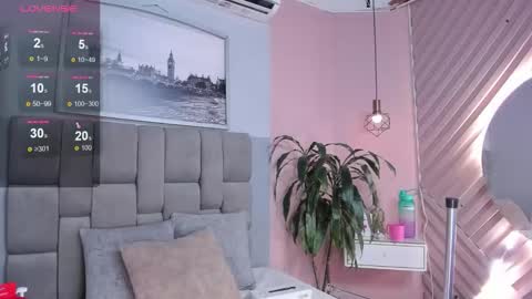 Snapshot of janna_lopezz chatting on 11-21-25, 11:20 Janna online show from 11-21-25, 11:20