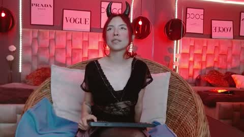 Snapshot of janne_loving chatting on 10-21-25, 12:28 janne online show from 10-21-25, 12:28