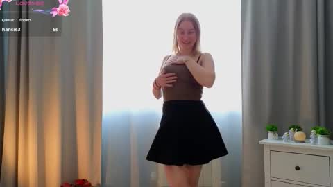 Snapshot of jaquelineobiesie chatting on 03-07-26, 04:20 Viola online show from 03-07-26, 04:20