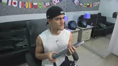 Snapshot of jared_cole chatting on 07-08-26, 11:37 Jared online show from 07-08-26, 11:37