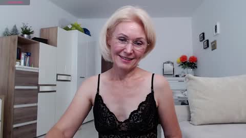 Jasmin room for people 40 online show from 09-21-25, 01:24