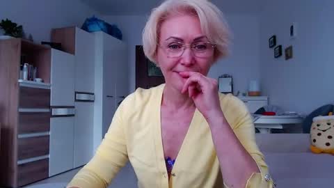 Jasmin room for people 40 online show from 04-16-26, 12:50