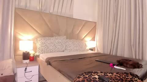 jasmin_melons online show from 04-25-26, 03:42